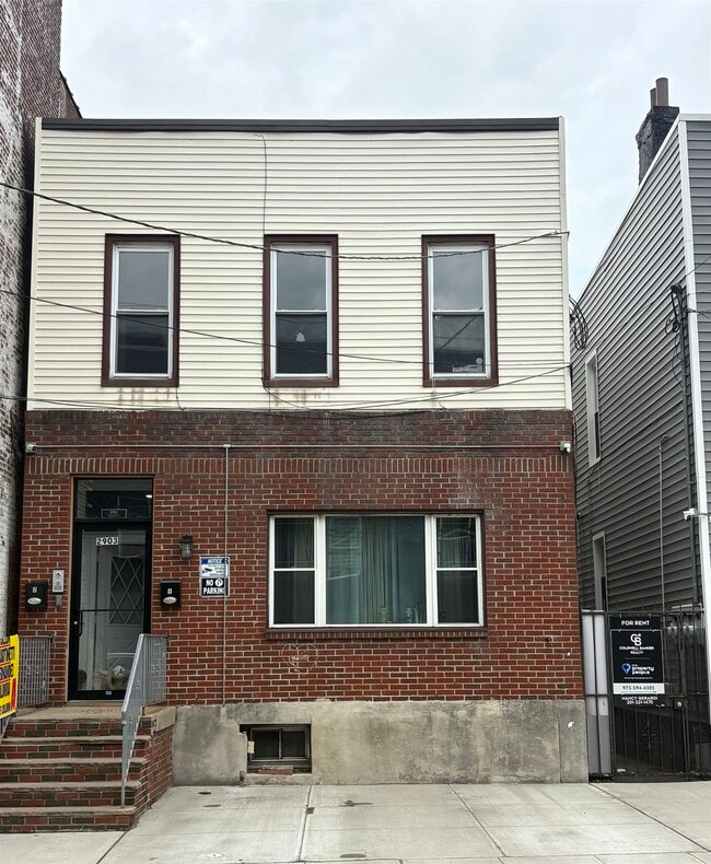 Building Photo - 2903 Central Ave