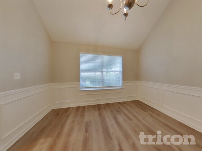 Building Photo - 6972 Foxmoor Way