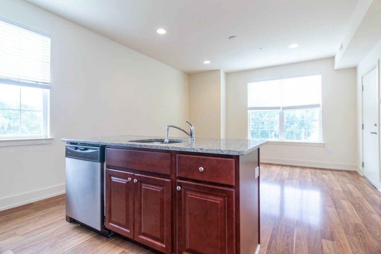 Foto principal - 695 W Berks St