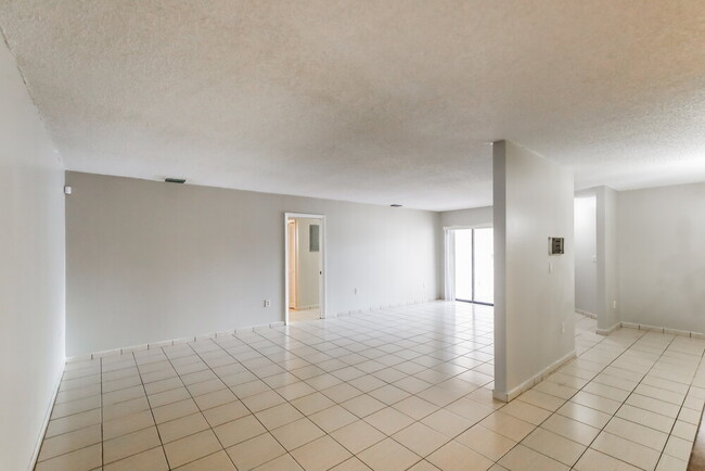 Building Photo - 10724 SW 144th Ct