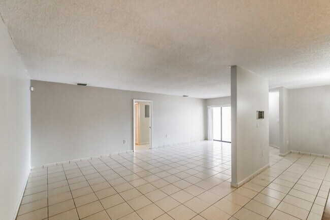 Foto del edificio - 10724 SW 144th Ct