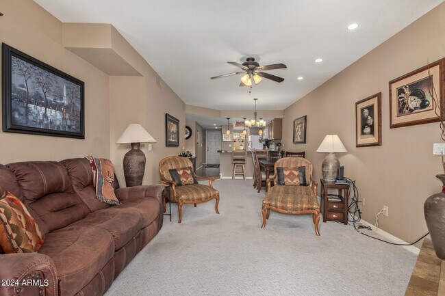 Building Photo - 8651 E Royal Palm Rd