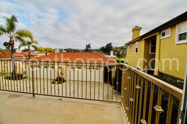 Building Photo - 2528 Navarra Dr