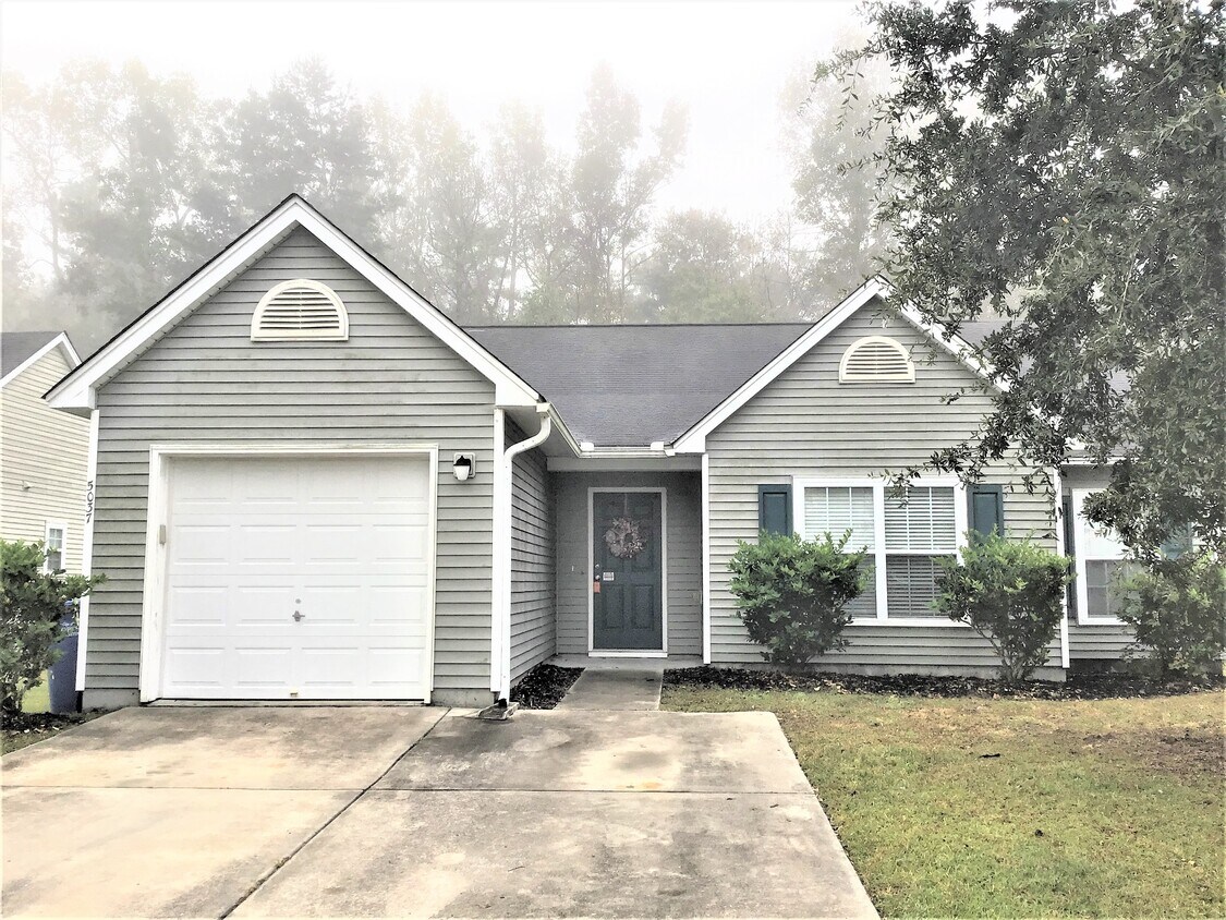 Primary Photo - 5037 Thornton Dr