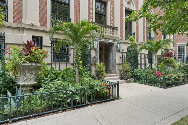 Foto del edificio - 1355 N Astor St