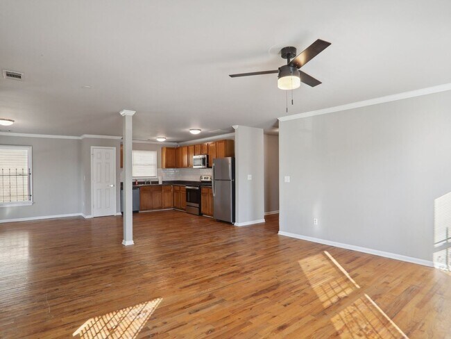 Foto del edificio - 4 Bedroom Single Family Home in Atlanta