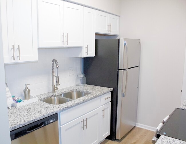 Building Photo - Country Club Apartments