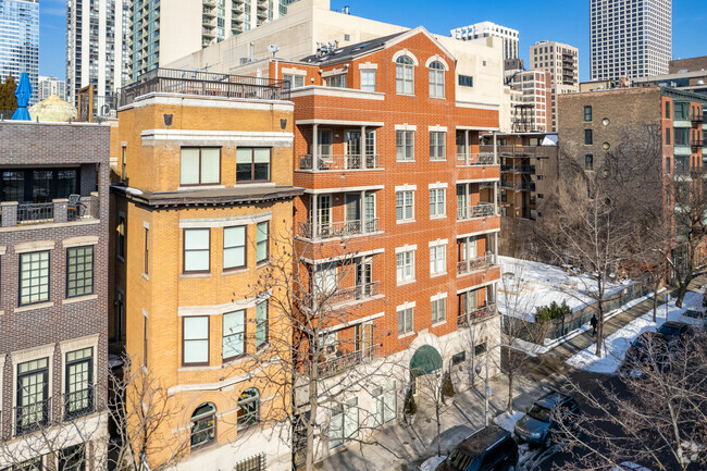 Building Photo - 120 W Oak St