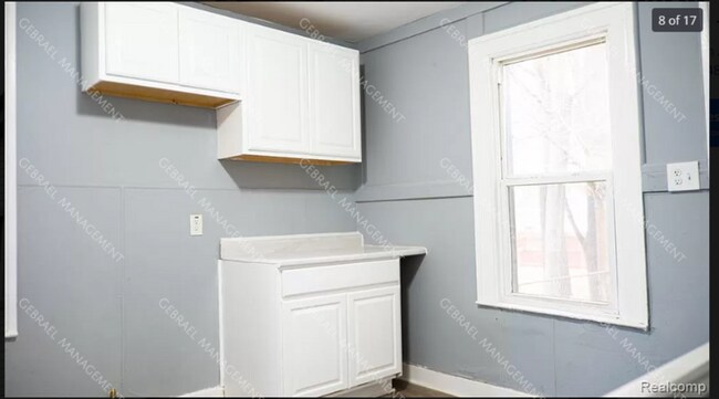Building Photo - 8086 Jackson Ave