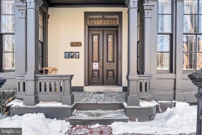 Building Photo - 418 N 32nd St