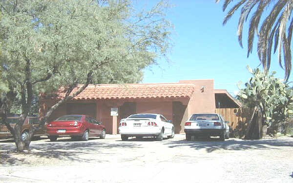 Primary Photo - 813-& 815 E Adams St