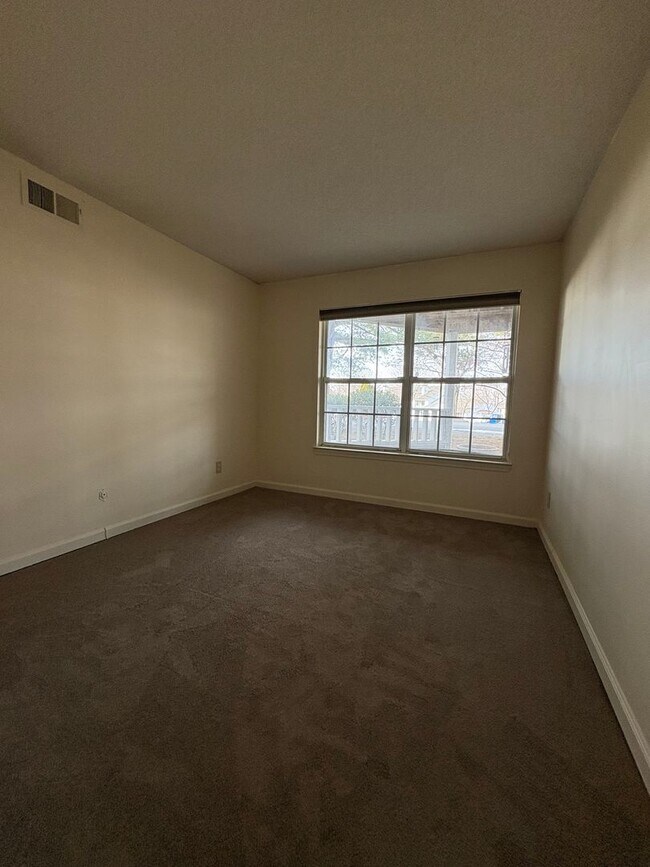 Foto del edificio - Charming 2-Bed, 2-Bath in Middletown, CT.