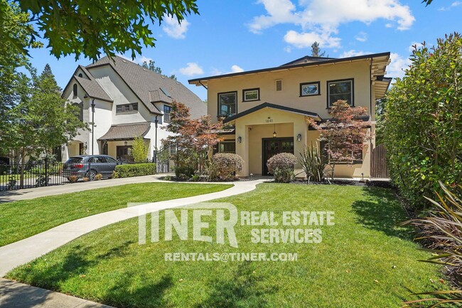 Foto del edificio - Craftsman Style East Sacramento Home