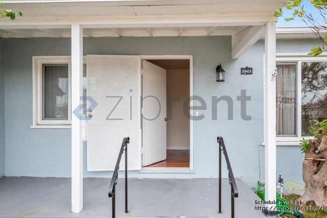 Building Photo - 2023 Orchard Ave