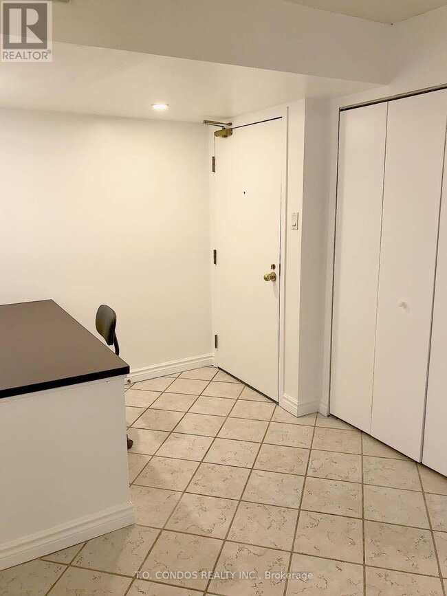 Building Photo - 92 King St E