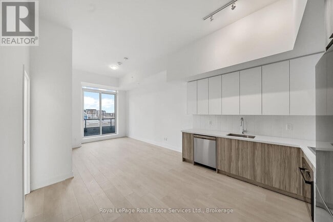 Building Photo - 2481 Taunton Rd