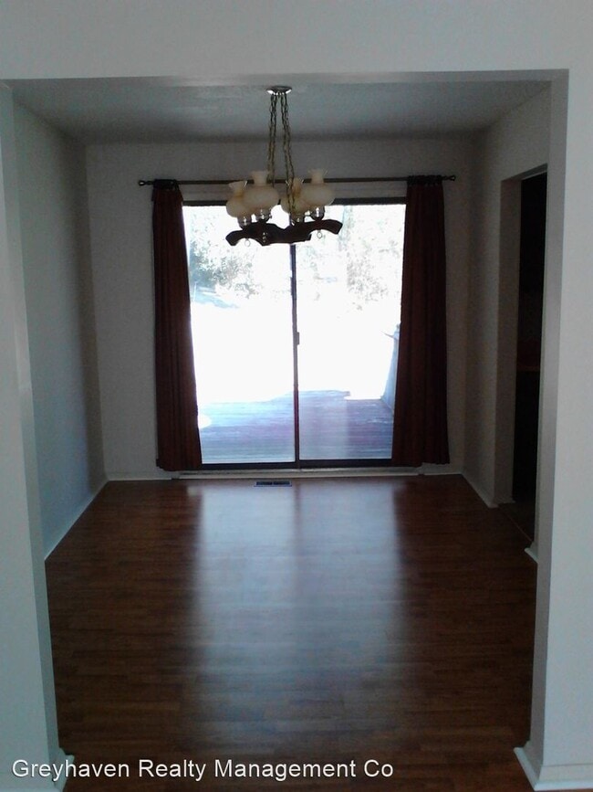 Building Photo - 3 br, 1.5 bath House - 311 Stonewood Dr