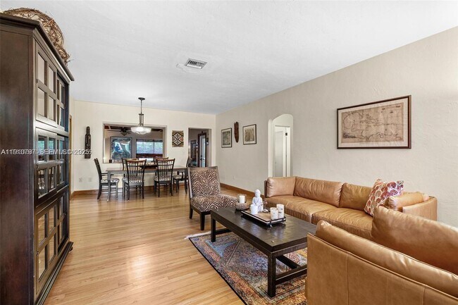 Foto del edificio - 2431 Overbrook St