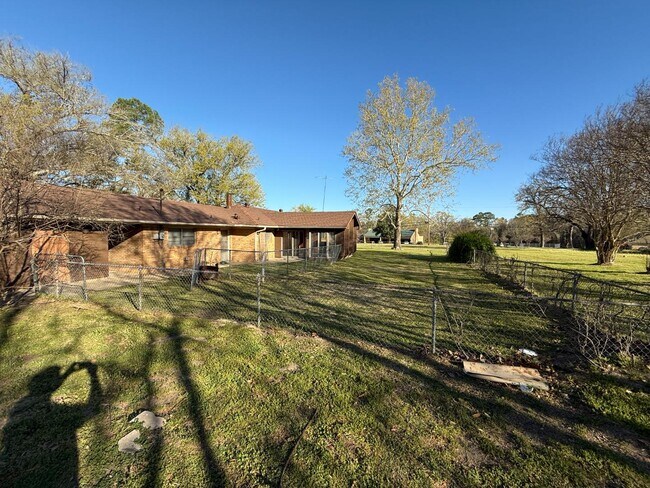 Foto del edificio - 5531 Old Hwy 135 N