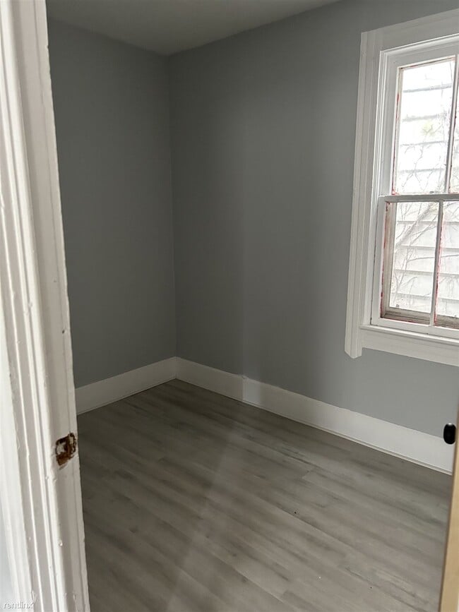 Building Photo - 3 br, 1 bath Duplex - 3293 West 31st Stree...