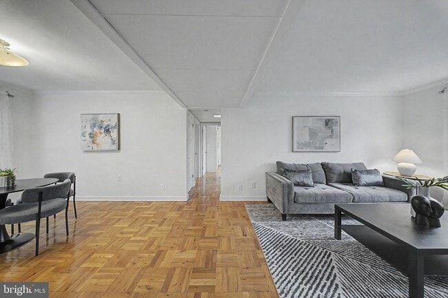 Foto del edificio - 6607 Potomac Ave