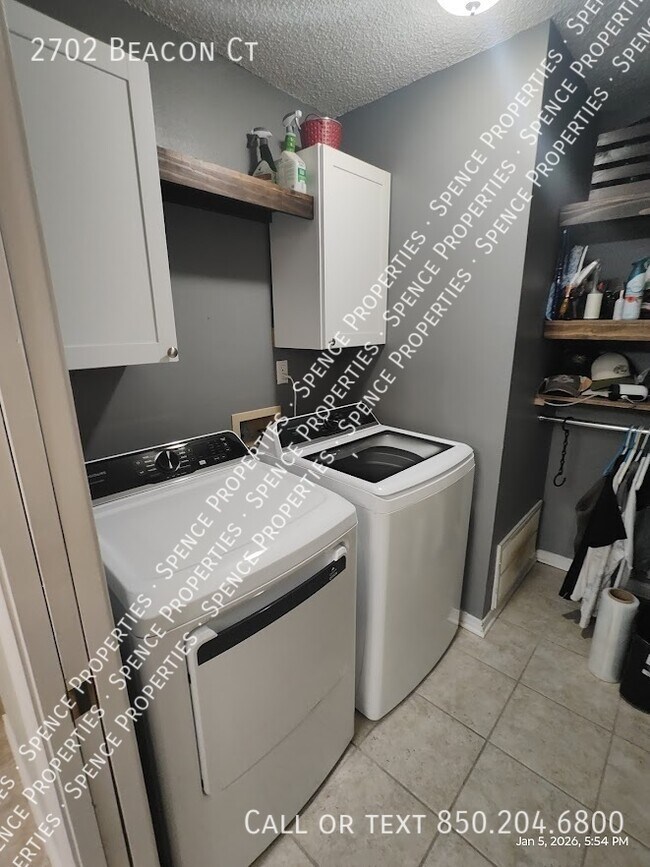 Foto del edificio - 2702 Beacon Ct