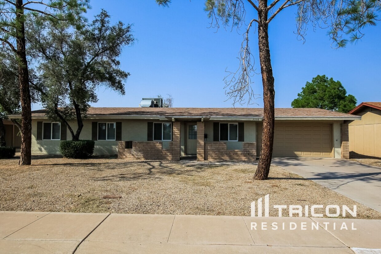 Foto principal - 3308 E Bloomfield Rd