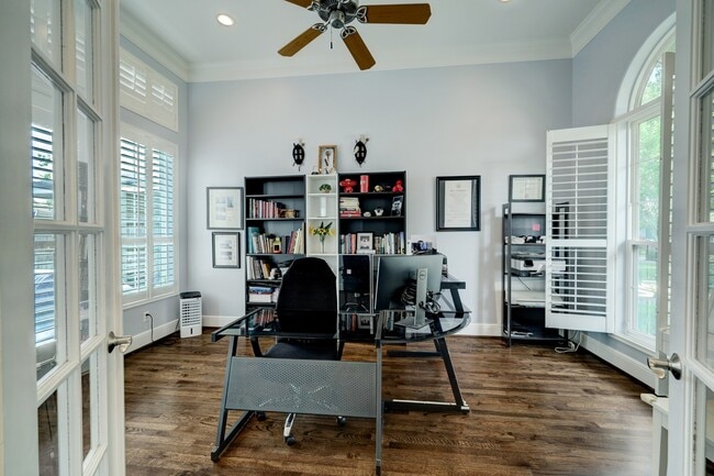 Building Photo - 4626 Braeburn Dr