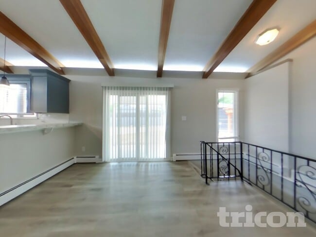 Building Photo - 1011 22nd Ave