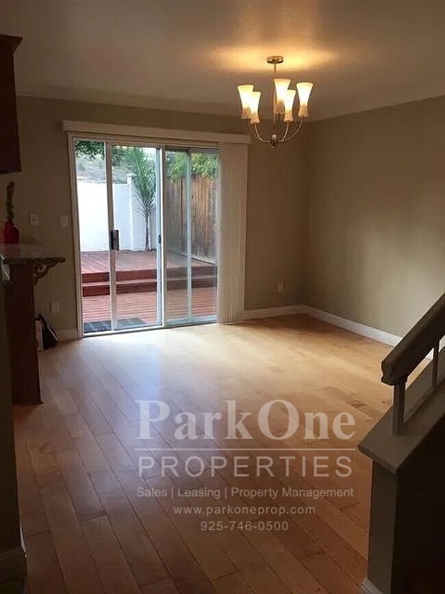 Building Photo - Nicely Updated Townhouse in Concord Availb...
