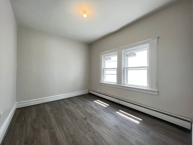 Unit 3 - 244 Ridge St