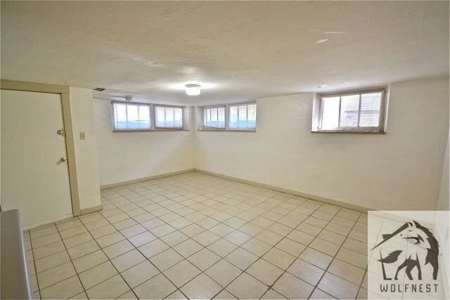 Foto del edificio - 305 S Douglas St