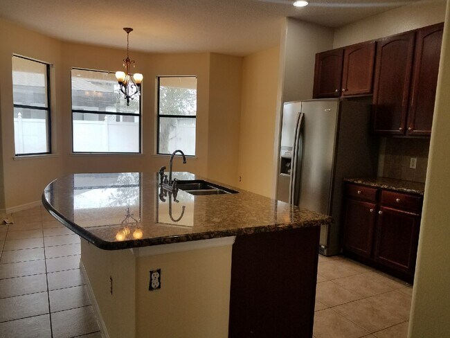 Foto del edificio - 4031 Sunburst View Cir