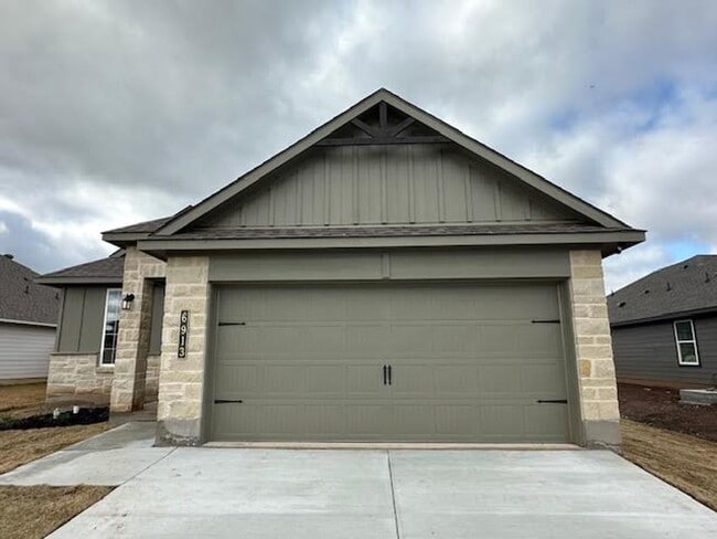 Building Photo - 6913 Sulphur Ct