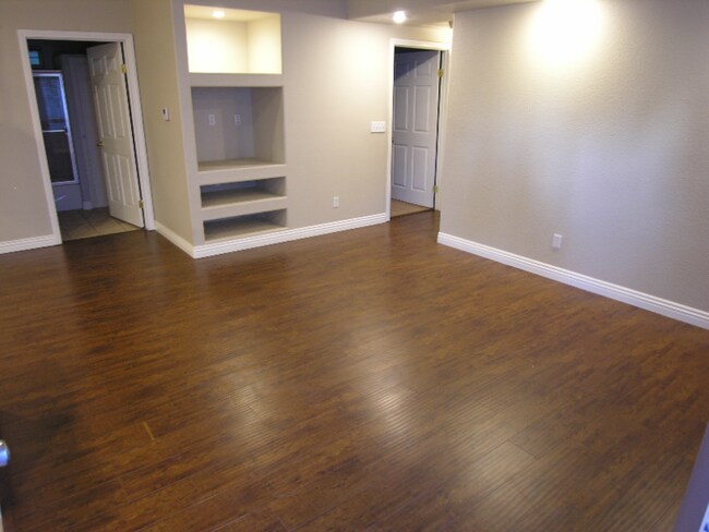 Foto del edificio - 110 E Ford Ave