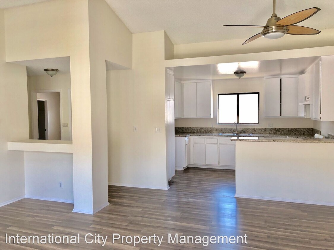 Foto principal - 1048 Newport Ave