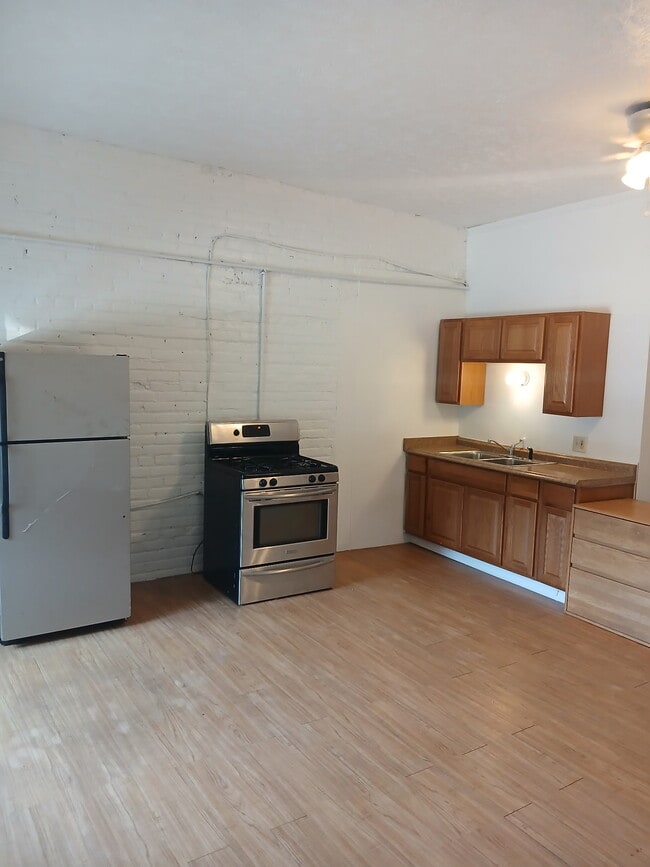 Foto del edificio - 2210 Murray Hill Rd