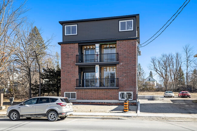 Building Photo - 131 Gore St E
