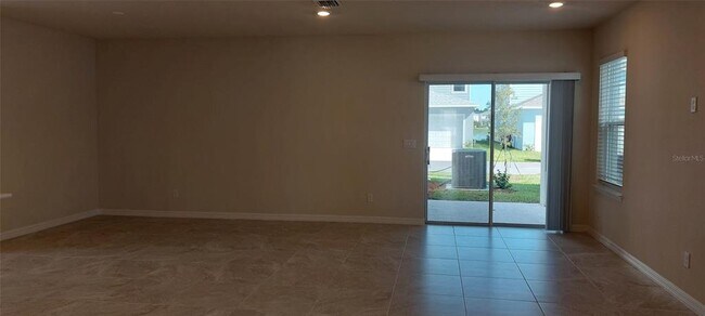 Foto del edificio - 5038 Starling Bird Ln