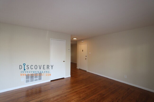 Building Photo - Merced Ave. 6226-6232