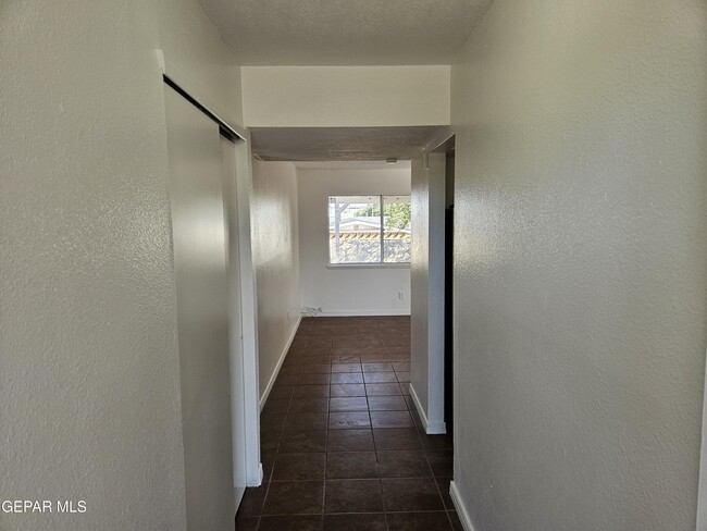 Building Photo - 2900 Roy Pace Dr