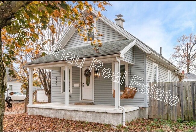 Building Photo - Cozey 2 Bed 1 Bath Home