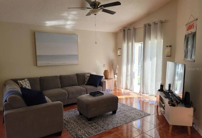 Foto del edificio - 913 Lake Berkley Dr