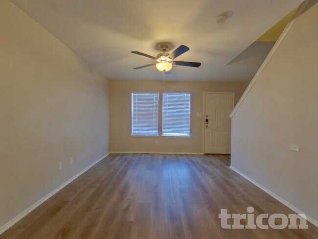 Foto del edificio - 1625 Emily Ln