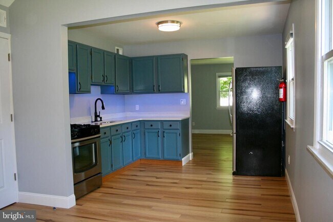 Foto del edificio - 124 Stratford Ave