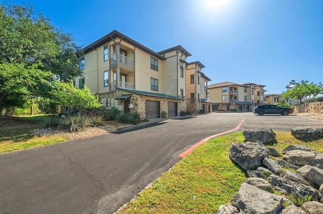 Building Photo - 17800 Edgewood Way