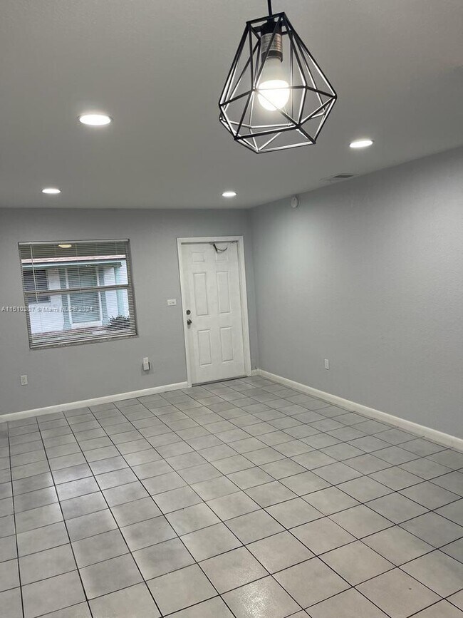 Building Photo - 6152 SW 44th St
