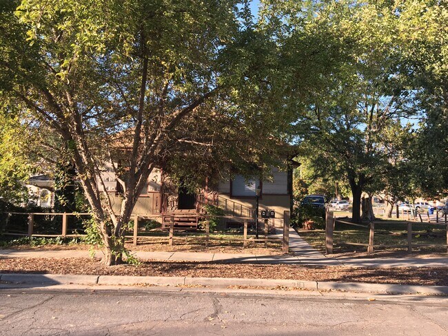 Building Photo - 381 E Kensington Ave