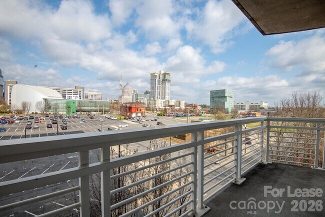 Foto del edificio - 505 E 6th St