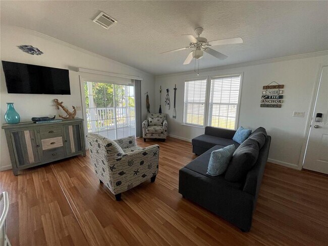 Foto del edificio - 3687 Blueberry Ln